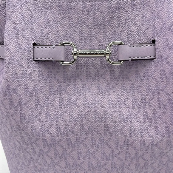 MICHAEL KORS Carson Md Sign Logo Convertible Bucket Cross Shoulder
Lt Quartz
NWT - Picture 15 of 16